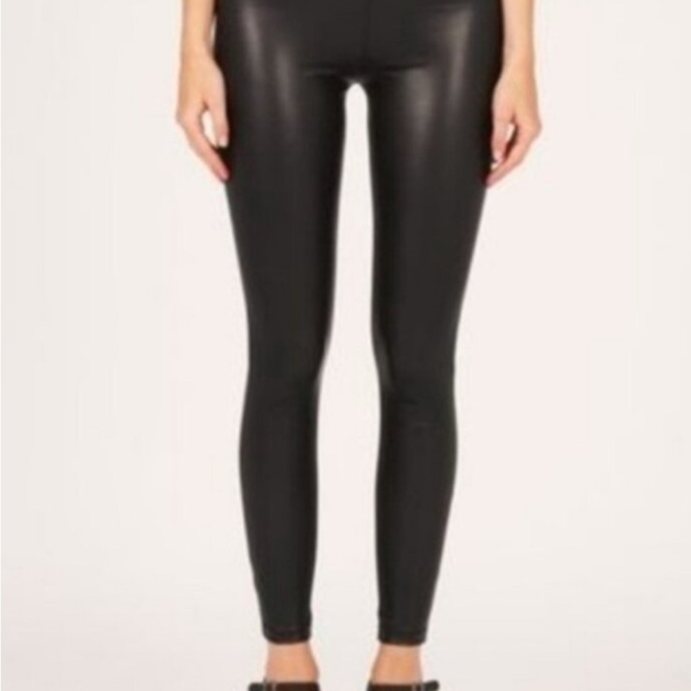 Aritzia Black Sleek Leggings
